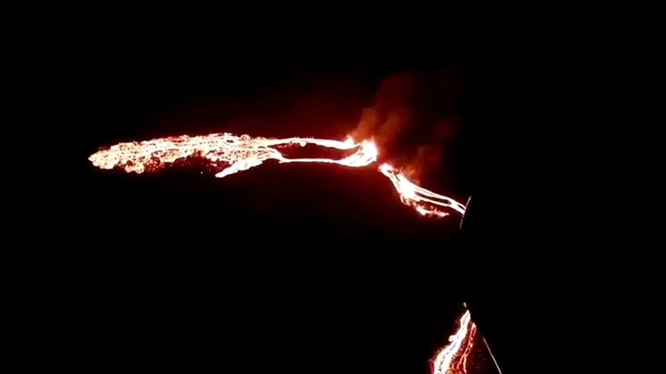 ภูเขาไฟในไอซแลนด์ระเบิดตามคาด หลังแผ่นดินไหวกว่า 50,000 ครั้ง ภูเขาไฟในไอซแลนด์ระเบิดตามคาด หลังแผ่นดินไหวกว่า 50,000 ครั้ง