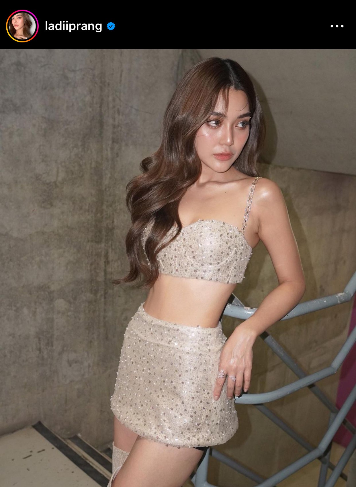 ใจเหลวแล้วแม่ เลดี้ปราง ในลุคสุดแซ่บเกินห้ามใจ ใจเหลวแล้วแม่ เลดี้ปราง ในลุคสุดแซ่บเกินห้ามใจ