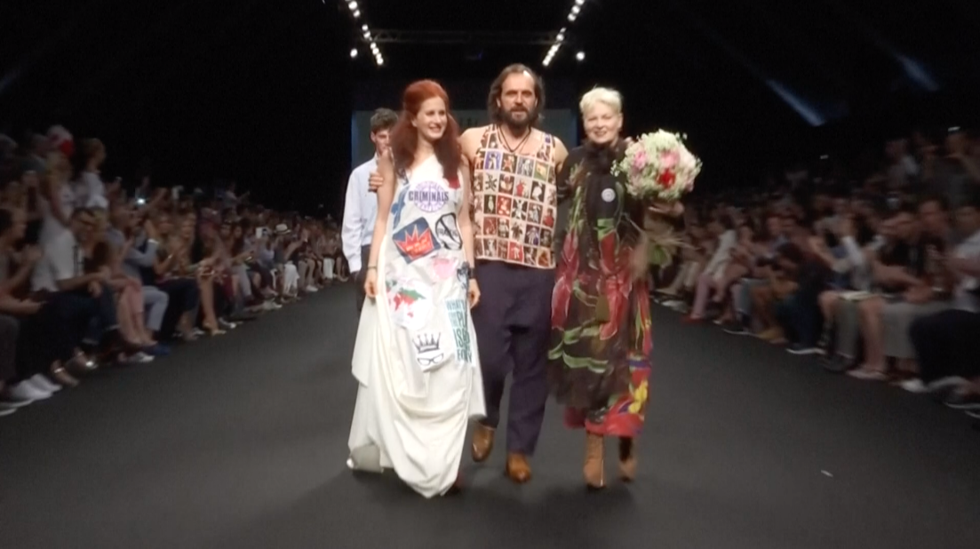 สิ้น 'วิเวียน เวสต์วูด'!! ดีไซเนอร์ระดับตำนาน ผู้บุกเบิกวัฒนธรรมพังก์ วัย 81 ปี สิ้น 'วิเวียน เวสต์วูด'!! ดีไซเนอร์ระดับตำนาน ผู้บุกเบิกวัฒนธรรมพังก์ วัย 81 ปี