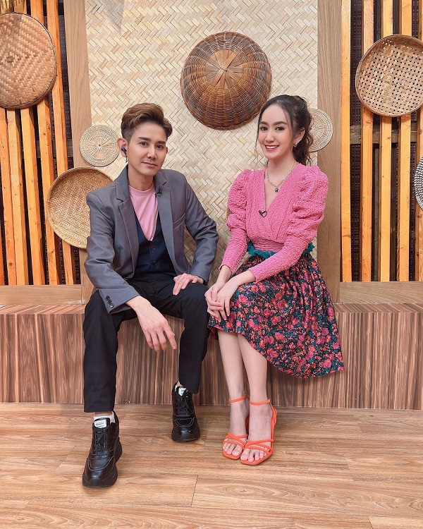 แป้ง ศรันฉัตร์ แฮปปี้หลังชิมรางงานพิธีกร (มีคลิป) แป้ง ศรันฉัตร์ แฮปปี้หลังชิมรางงานพิธีกร (มีคลิป)