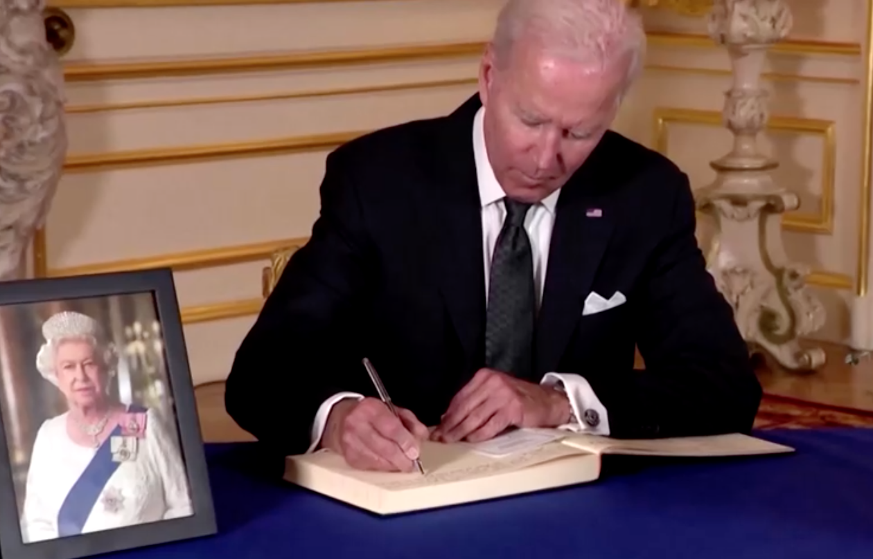 ผู้นำโลกถวายคำอาลัยครั้งสุดท้ายแด่ควีนเอลิซาเบธที่ 2 ผู้นำโลกถวายคำอาลัยครั้งสุดท้ายแด่ควีนเอลิซาเบธที่ 2