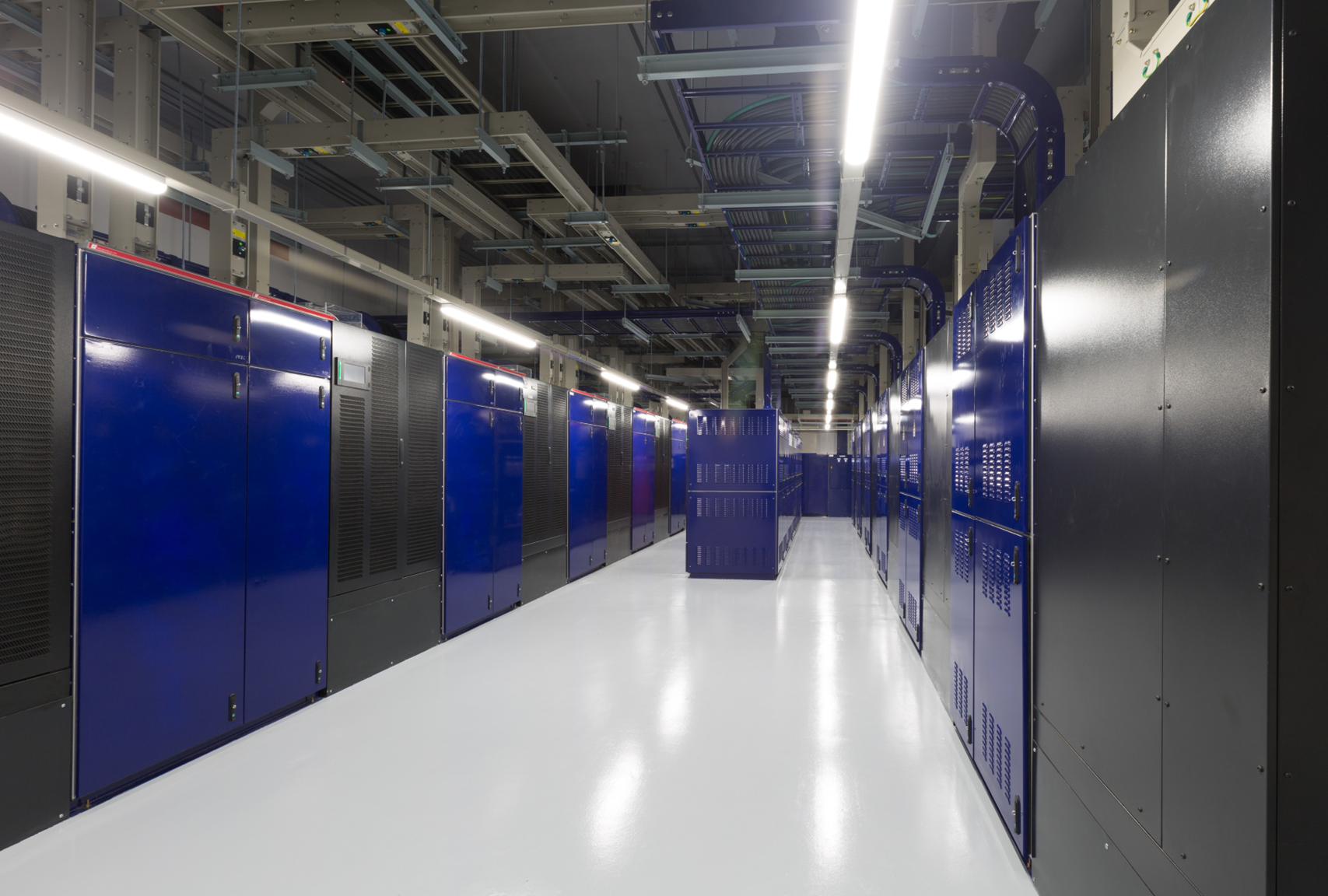 เปิดตัว Data Center แห่งแรกในไทยที่ใช้พลังงานหมุนเวียน 100%