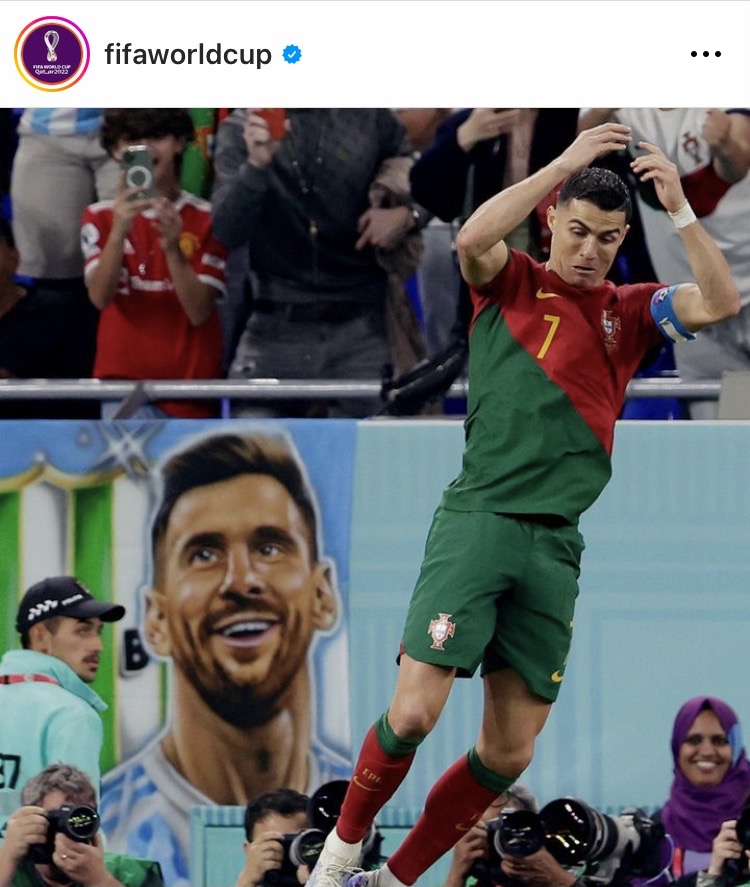 เป็นทุกอย่างให้เธอแล้ว!! ‘คริสเตียโน่ โรนัลโด้’ กับมีมไวรัลทั้งคูลทั้งขำในบอลโลก นัดแรก