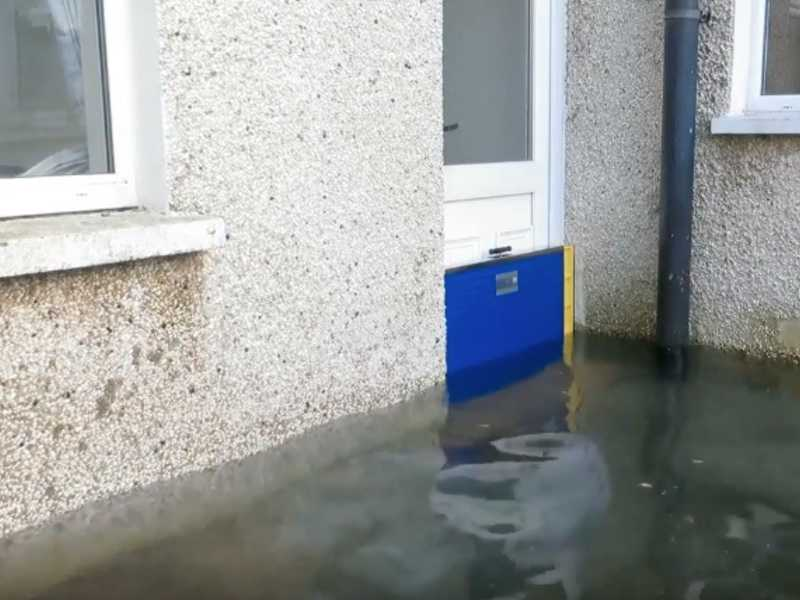 ป้องกันน้ำท่วมใน 5 นาที ด้วยประตูกั้นน้ำที่สามารถติดตั้งเองได้ ป้องกันน้ำท่วมใน 5 นาที ด้วยประตูกั้นน้ำที่สามารถติดตั้งเองได้