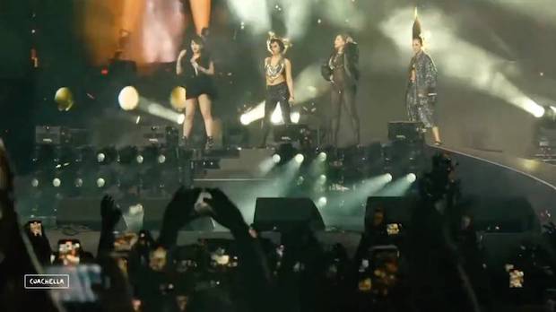 สุดเซอร์ไพรส์!! ‘ซีแอล’ พาวง 2NE1 รียูเนียนบนเวที Coachella (มีคลิป) สุดเซอร์ไพรส์!! ‘ซีแอล’ พาวง 2NE1 รียูเนียนบนเวที Coachella (มีคลิป)