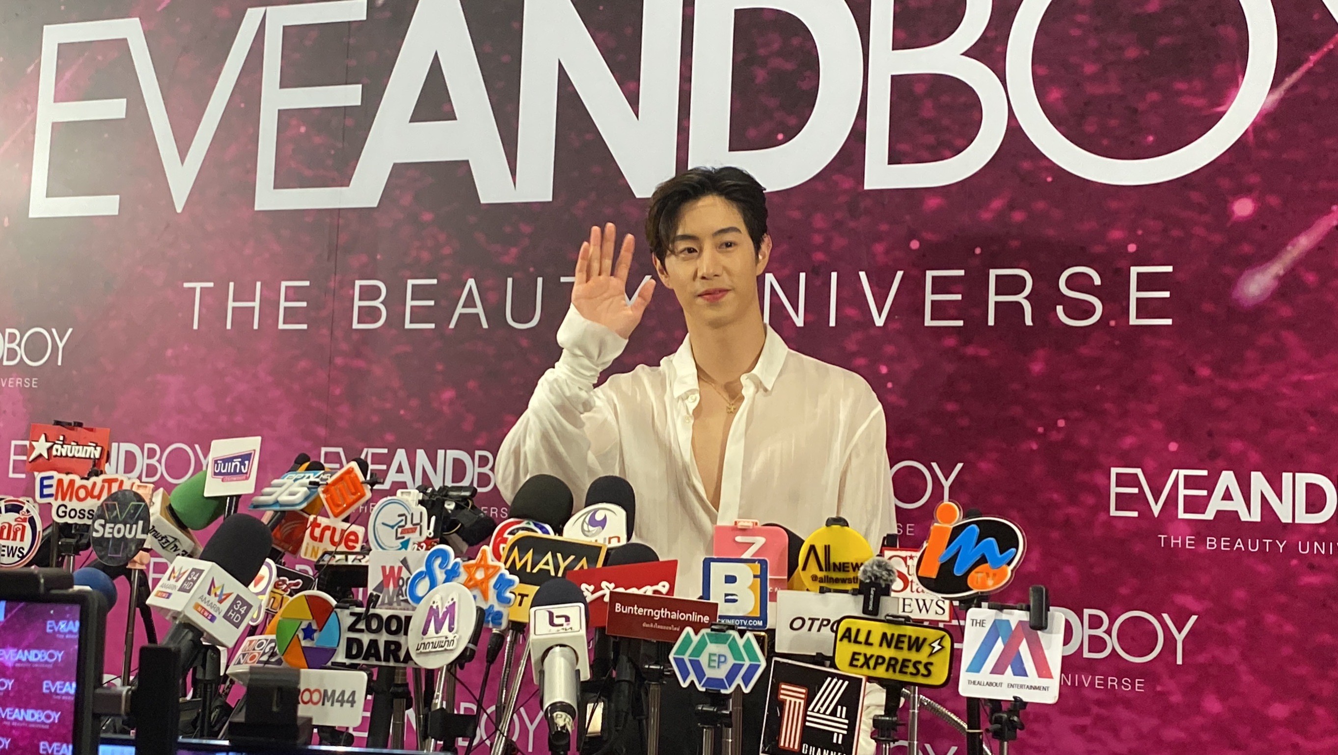 ประมวลภาพซุปตาร์หนุ่ม มาร์ค ต้วน เดินสายทำกิจกรรมในไทยกว่า 2 อาทิตย์!