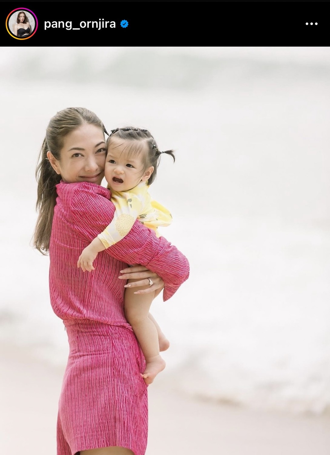 แป้ง อรจิรา เผยภาพ พาลูกสาว น้องเลอา เล่นน้ำทะเล ลั่น!ดูจากท่าไม่น่าจะชอบ แป้ง อรจิรา เผยภาพ พาลูกสาว น้องเลอา เล่นน้ำทะเล ลั่น!ดูจากท่าไม่น่าจะชอบ