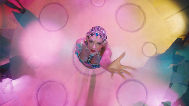 เอ็มวีใหม่ในรอบ 3 วัน!! ‘เทยเลอร์ สวิฟต์’ สุดปัง อัลบั้มใหม่ทุบสถิติทุกแพลตฟอร์ม (มีคลิป) เอ็มวีใหม่ในรอบ 3 วัน!! ‘เทยเลอร์ สวิฟต์’ สุดปัง อัลบั้มใหม่ทุบสถิติทุกแพลตฟอร์ม (มีคลิป)