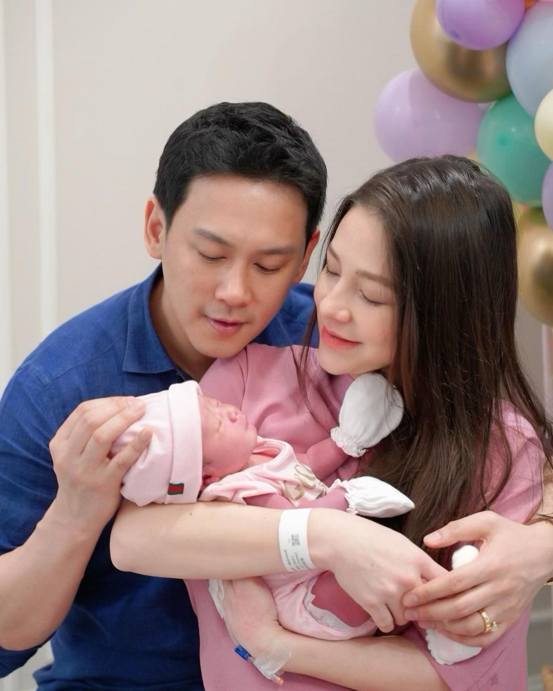 ฟลุค - นาตาลี เผยภาพน่ายินดี ต้อนรับลูกสาว ลืมตาดูโลก ฟลุค - นาตาลี เผยภาพน่ายินดี ต้อนรับลูกสาว ลืมตาดูโลก