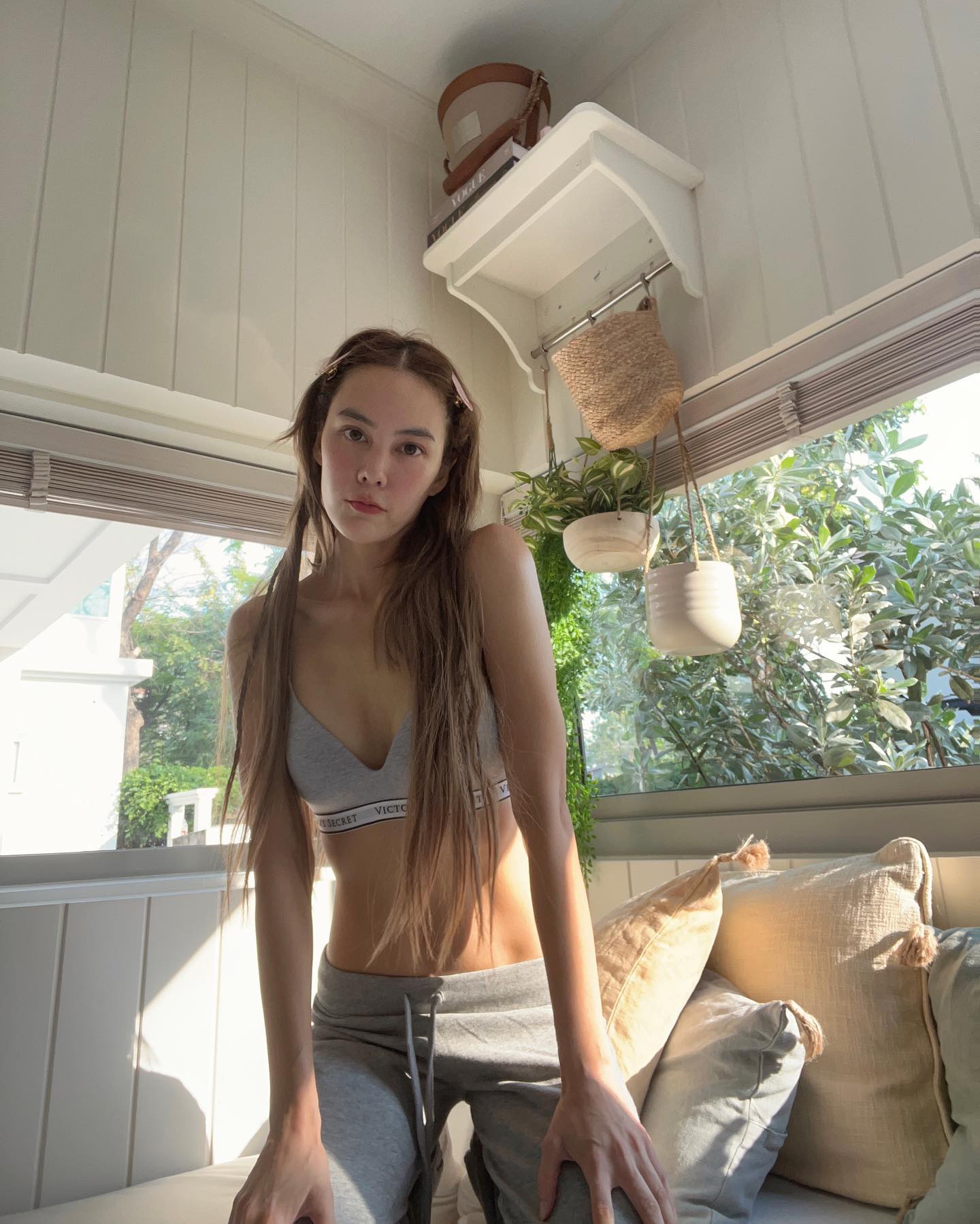 ไฟลุกท่วม เจนี่ อัลภาชน์ อวดความในแซ่บในชุดบราลูกไม้