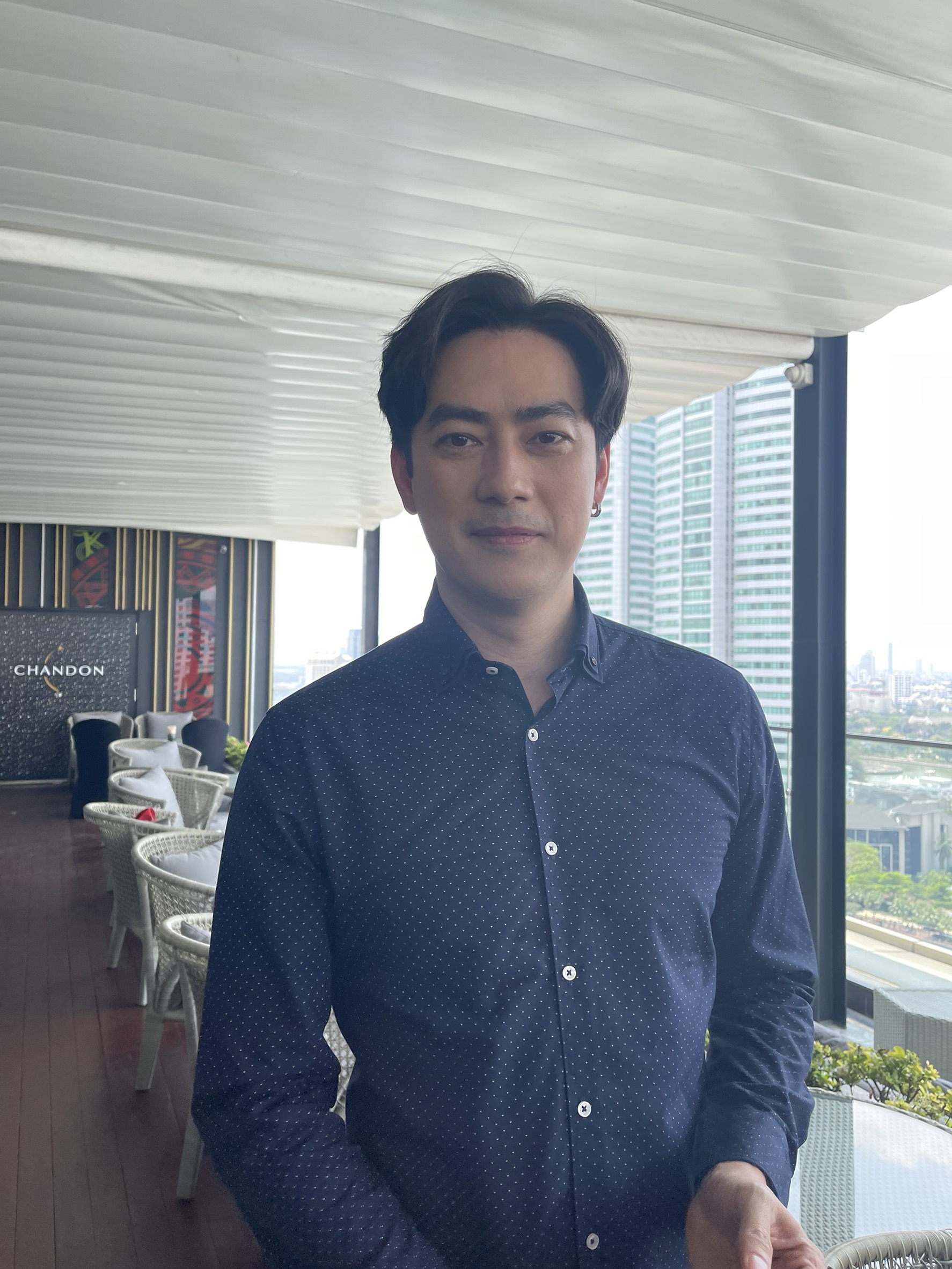 ลาล่า อาร์สยาม อวดรถคันใหม่จากเงินของ ฟิล์ม รัฐภูมิ ลาล่า อาร์สยาม อวดรถคันใหม่จากเงินของ ฟิล์ม รัฐภูมิ