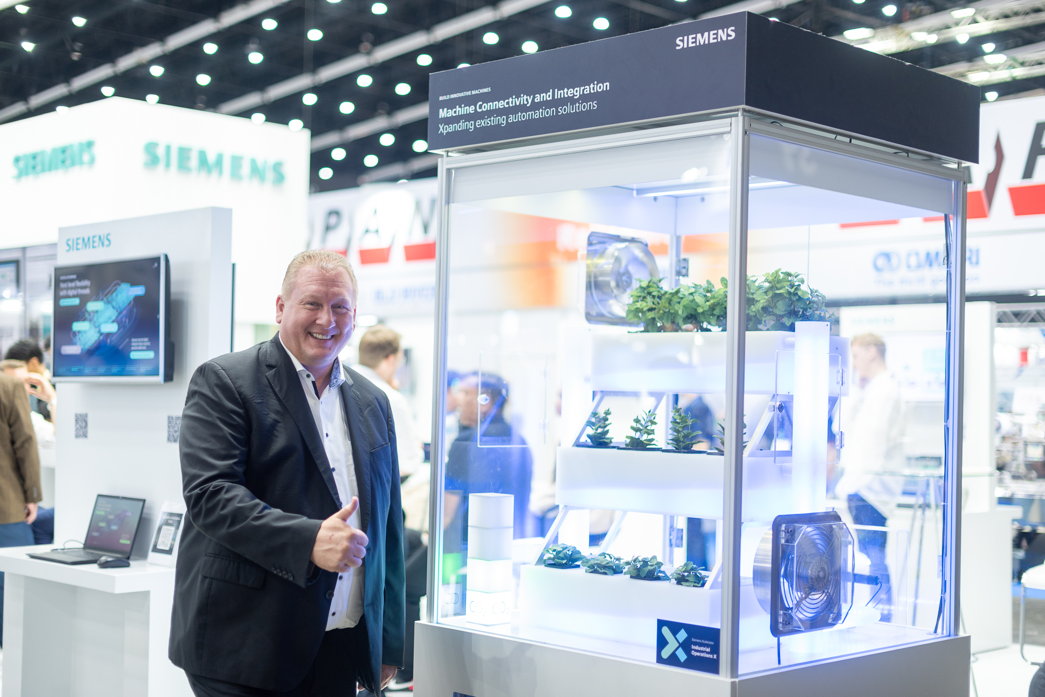 ฟาร์มแนวตั้งซีเมนส์ (cms)