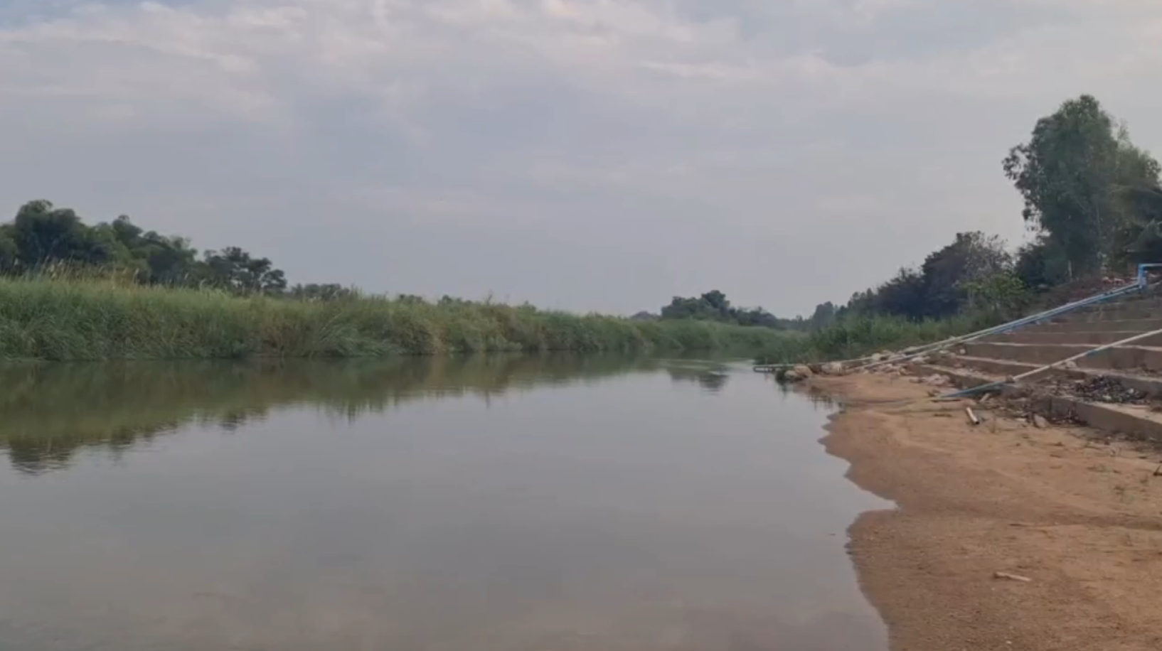 เตือนด่วน! จระเข้แสดงโชว์ยาว 2 เมตร หลุดหายลงแม่น้ำปิง จนทเร่งล่า เตือนด่วน! จระเข้แสดงโชว์ยาว 2 เมตร หลุดหายลงแม่น้ำปิง จนทเร่งล่า