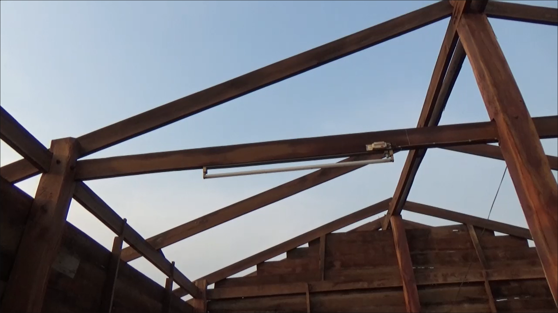 เปิดภาพ พายุถล่ม จ.ยโสธร บ้านเรือนเสียหาย 14 หลัง