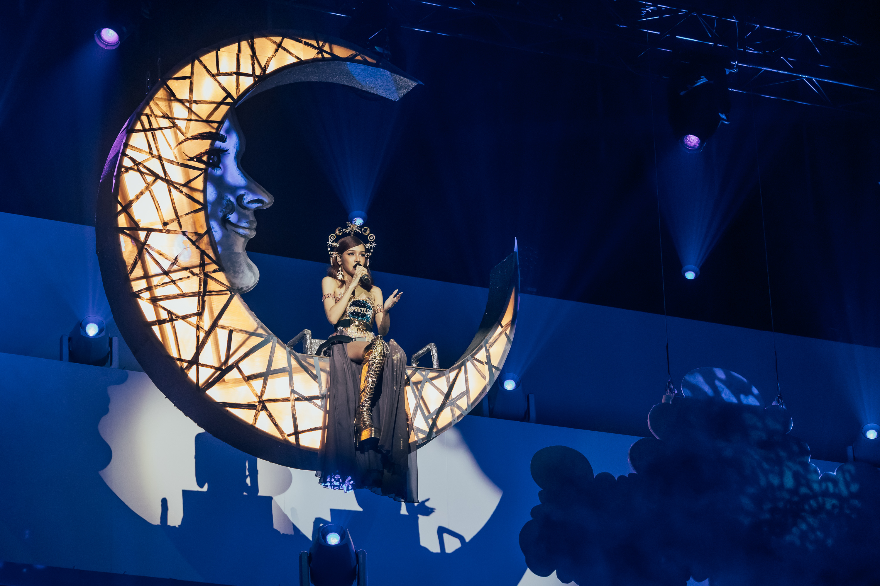 คอนเสิร์ตแรกในชีวิต โบกี้ ไลอ้อน ยอมรับทำได้ไม่ดีเท่าไหร่ แต่แฟนคลับโต้ เธอเก่งมาก คอนเสิร์ตแรกในชีวิต โบกี้ ไลอ้อน ยอมรับทำได้ไม่ดีเท่าไหร่ แต่แฟนคลับโต้ เธอเก่งมาก