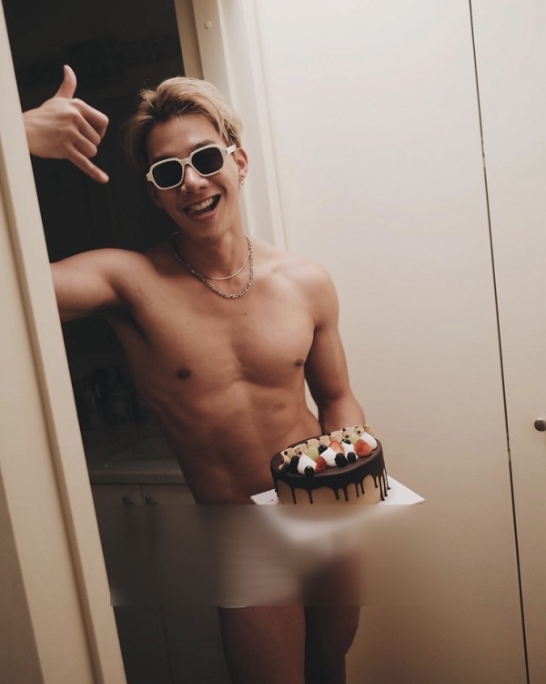 “ตุลย์ ภากร” อวดภาพสยิวฉลองวันเกิดวัย 30 ปี (มีคลิป)