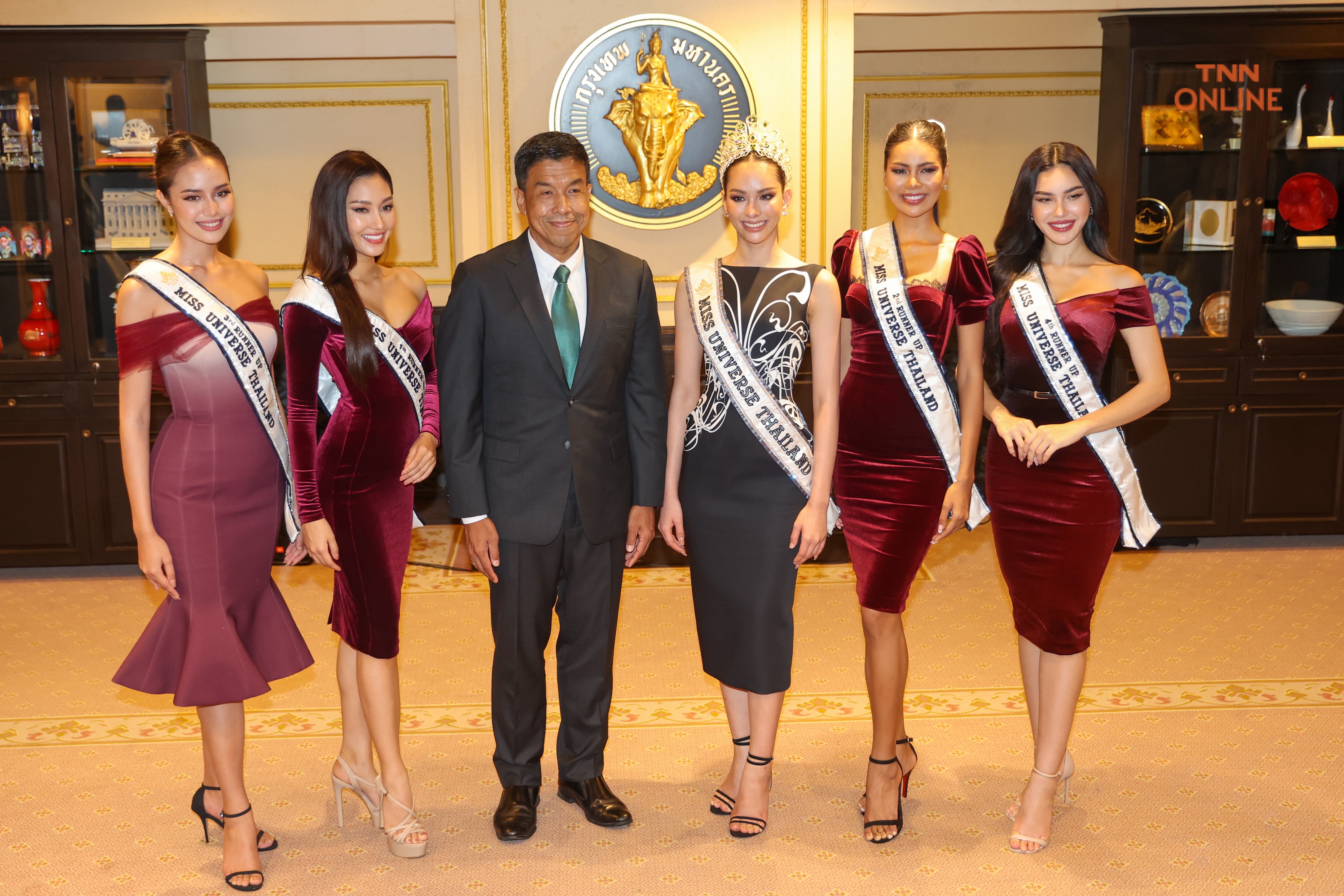 แอนนาเสือพบผู้ว่ากทม.ก่อนเซอร์ไพรส์พ่อนำดอกไม้มาต้อนรับ แอนนาเสือพบผู้ว่ากทม.ก่อนเซอร์ไพรส์พ่อนำดอกไม้มาต้อนรับ