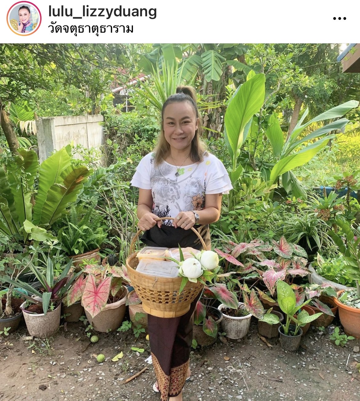 ตั๊ก บงกช และ เหล่าคนดัง ชวนทำบุญวันพระใหญ่ วันวิสาขบูชา