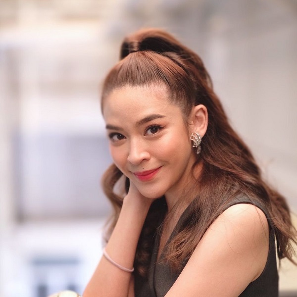 น้ำหวาน พิมรา ทำขนมขายเป็นรายได้เสริมในวันที่ไร้งานช่วงโควิด (มีคลิป) น้ำหวาน พิมรา ทำขนมขายเป็นรายได้เสริมในวันที่ไร้งานช่วงโควิด (มีคลิป)