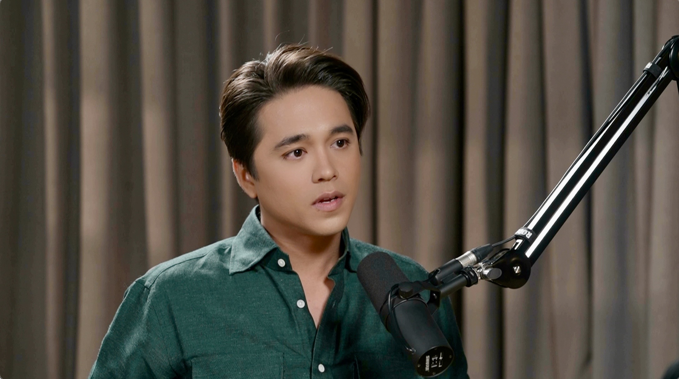 อเล็กซ์ เรนเดลล์ เคยถูกวิจารณ์ไม่เหมาะสมบทบาทพระเอก จนเป็นจุดเปลี่ยนชีวิต อเล็กซ์ เรนเดลล์ เคยถูกวิจารณ์ไม่เหมาะสมบทบาทพระเอก จนเป็นจุดเปลี่ยนชีวิต