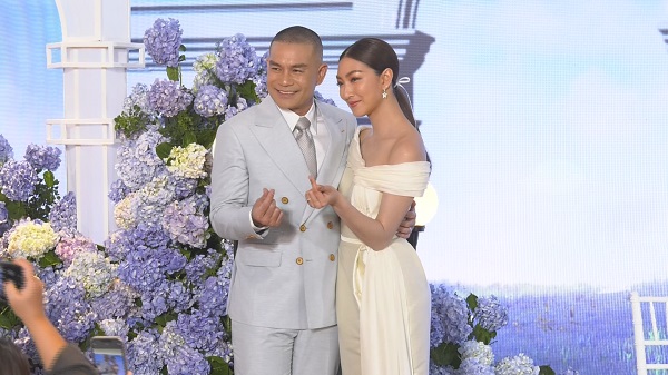 แพนเค้ก – พี่หมี จัดเต็มความอลังการ พิธีฉลองมงคลสมรส    (มีคลิป)