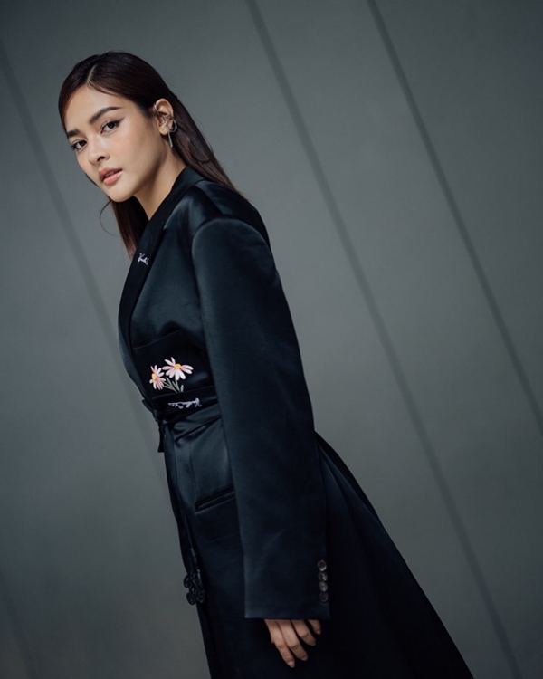 ปุ๊กลุก ฝนทิพย์ ลื่นล้มอย่างแรง คอเคล็ดหนัก จนต้องทำกายภาพ ปุ๊กลุก ฝนทิพย์ ลื่นล้มอย่างแรง คอเคล็ดหนัก จนต้องทำกายภาพ