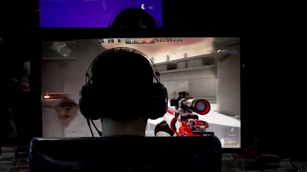 จีนลงดาบรอบใหม่ ลดชั่วโมงเล่นเกมส์ออนไลน์ของเยาวชน โดย ดร.ไพจิตร วิบูลย์ธนสาร จีนลงดาบรอบใหม่ ลดชั่วโมงเล่นเกมส์ออนไลน์ของเยาวชน โดย ดร.ไพจิตร วิบูลย์ธนสาร