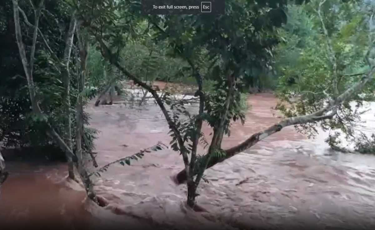 น้ำป่าทะลักต้นน้ำเลย ท่วมหมู่บ้านตีนภูหลวง น้ำป่าทะลักต้นน้ำเลย ท่วมหมู่บ้านตีนภูหลวง