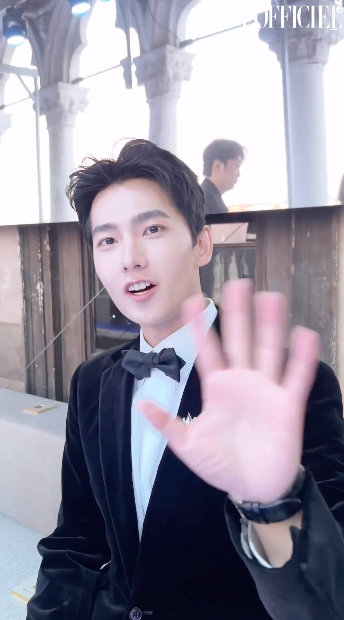 หยุดหวีดไม่ได้!! 'ชมพู่ อารยา' กระทบไหล่ 'หยางหยาง' พระเอกซุปตาร์จีน ที่เวนิส หยุดหวีดไม่ได้!! 'ชมพู่ อารยา' กระทบไหล่ 'หยางหยาง' พระเอกซุปตาร์จีน ที่เวนิส