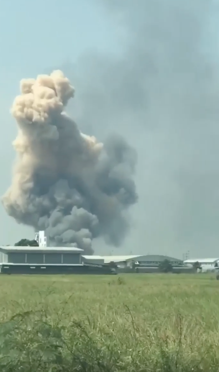 ด่วน!ไฟไหม้โรงงานบรรจุแก๊ส ลำลูกกาคลอง 5 เตือนระวังเคมีรั่วไหล! 