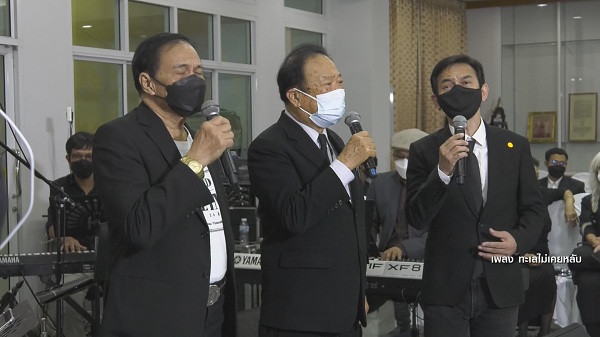  “แม่เม้า สุดา” ร่วมอาลัย “ต้อย เศรษฐา” ยกให้เป็นต้นแบบในวงการบันเทิง (มีคลิป) 