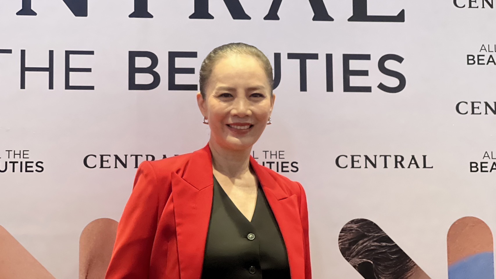 ต่าย เพ็ญพักตร์ ใส่ผ้าไทยเที่ยวอยุธยาตามรอย ลิซ่า ต่าย เพ็ญพักตร์ ใส่ผ้าไทยเที่ยวอยุธยาตามรอย ลิซ่า