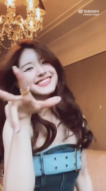 จึ้งอะไรเบอร์นี้!! นางเอกจีน ‘จ้าวลู่ซือ’ ปล่อยสเต็ปเพลง ‘มองนานๆ’ ทำหนุ่มๆ ตาค้าง จึ้งอะไรเบอร์นี้!! นางเอกจีน ‘จ้าวลู่ซือ’ ปล่อยสเต็ปเพลง ‘มองนานๆ’ ทำหนุ่มๆ ตาค้าง