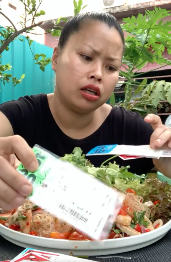 ไวรัลฮา “สาวเจ้ย” ซื้อหวยเฉียดมีเลขเบิ้ลทุกตัวยกเว้น 55 ยอดชมล้านวิว! ไวรัลฮา “สาวเจ้ย” ซื้อหวยเฉียดมีเลขเบิ้ลทุกตัวยกเว้น 55 ยอดชมล้านวิว!