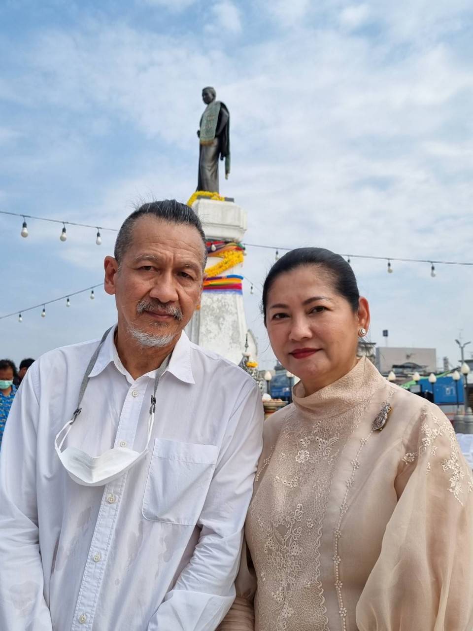 อ๊อฟ พงษ์พัฒน์ - แดง ธัญญา มอบเงินบูรณะประตูชุมพล อ๊อฟ พงษ์พัฒน์ - แดง ธัญญา มอบเงินบูรณะประตูชุมพล