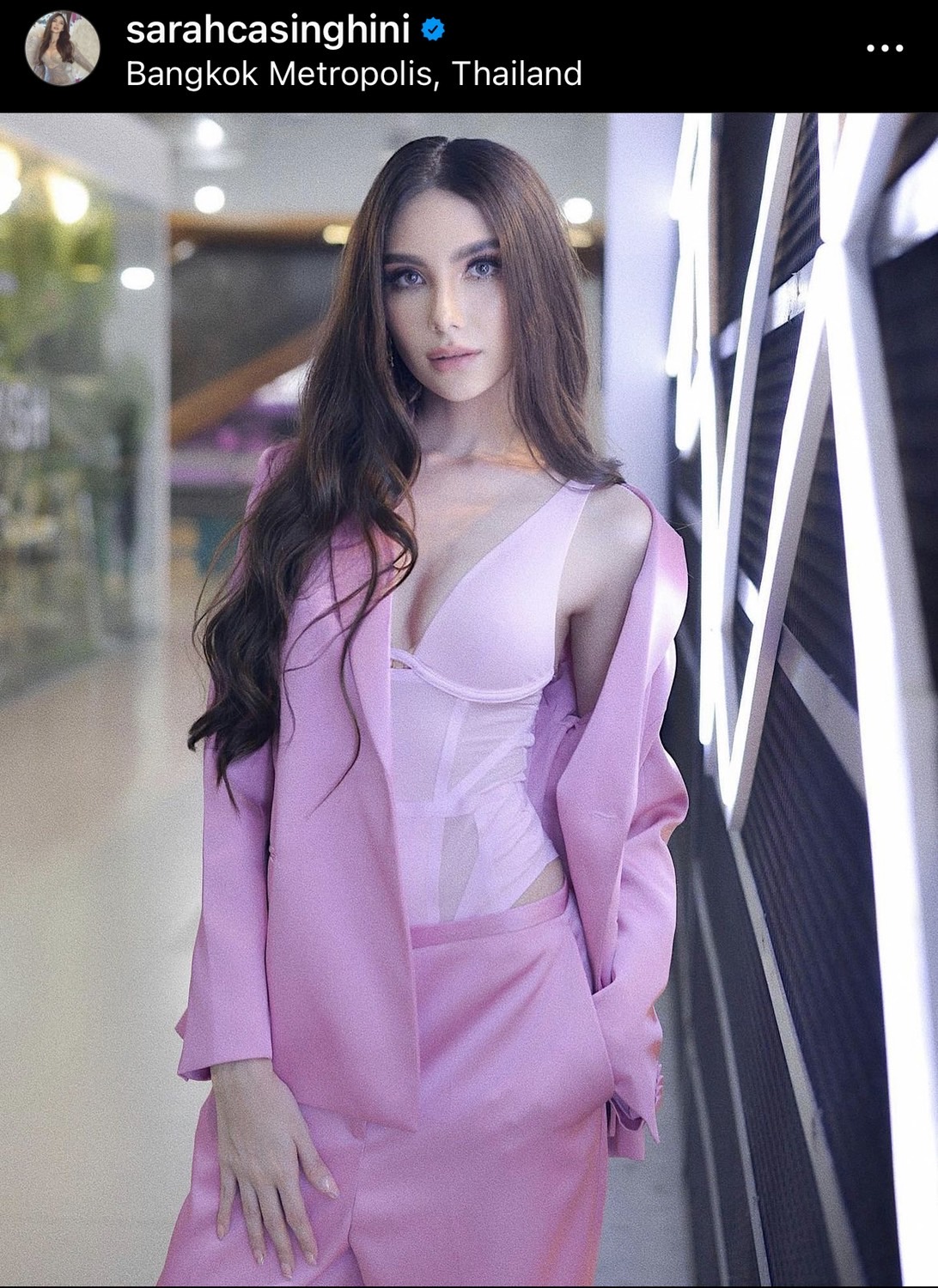 ซาร่า คาซิงกินี ประกาศตามหาแมสเซนเจอร์ หายไปพร้อมกระเป๋าแบรนด์หรู 