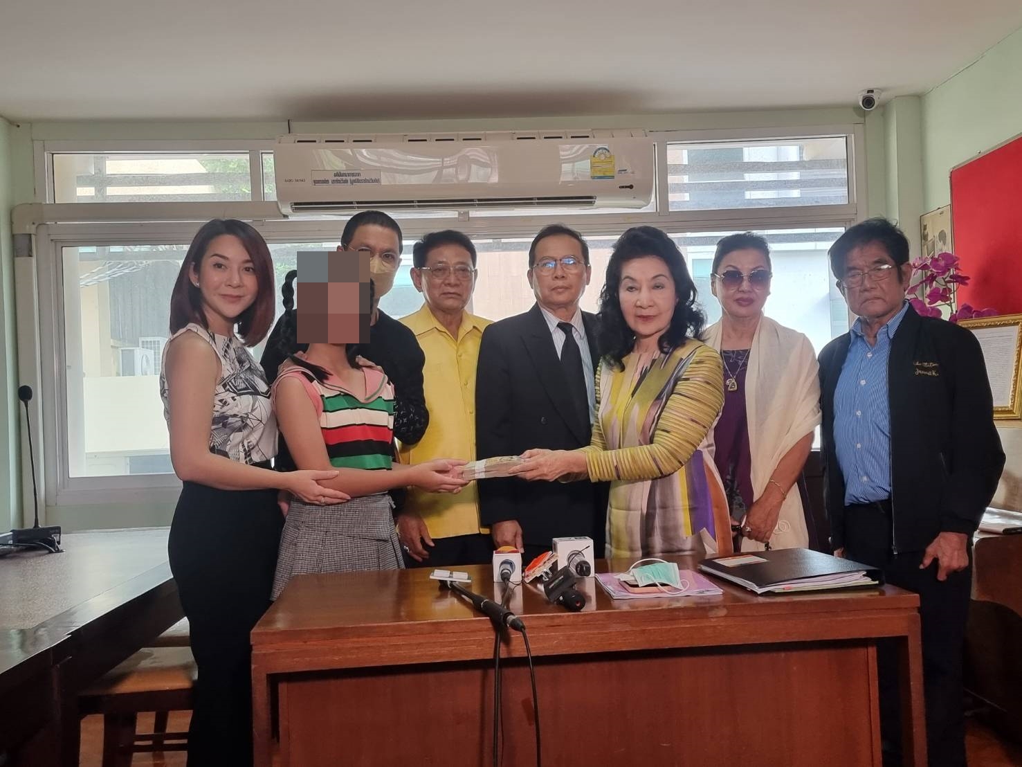 เคลียร์จบแล้ว หนึ่ง จักรวาล มอบเงิน 2 แสน ให คุณพรพิมล ค่าละเมิดลิขสิทธิ์