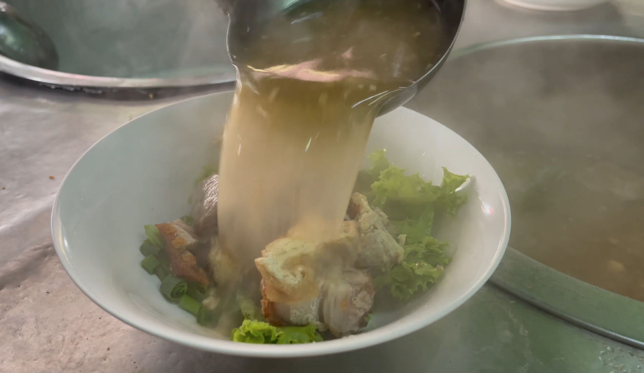 “ก๋วยจั๊บช้างม่อยตัดใหม่”เมืองเชียงใหม่ คว้ามิชลิน บิบ กูร์มองด์ “ก๋วยจั๊บช้างม่อยตัดใหม่”เมืองเชียงใหม่ คว้ามิชลิน บิบ กูร์มองด์