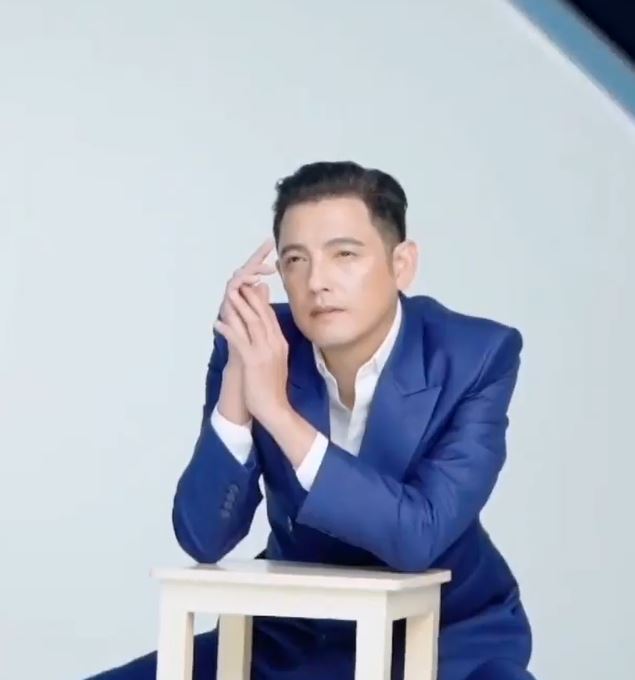 ถึงคิวคุณพ่อลูกหนึ่ง หนุ่ม ศรราม ตบเท้าเข้ารับวัคซีนเข็มแรก