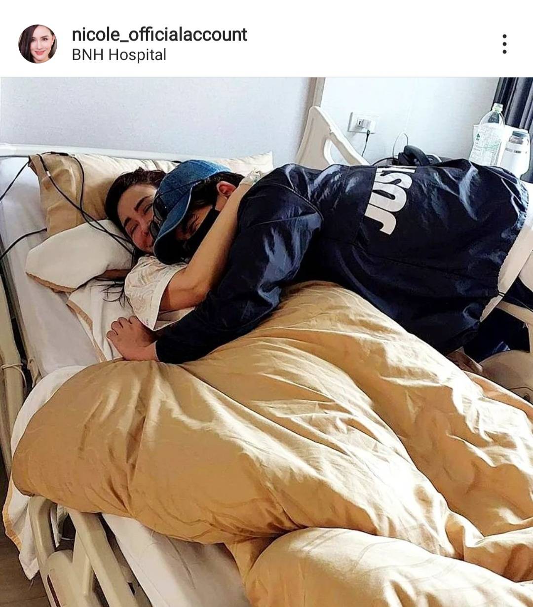 นิโคล เทริโอ แอดมิทโรงพยาบาล ด้าน ทิกเกอร์ ลูกชาย คอยดูแลไม่ห่าง นิโคล เทริโอ แอดมิทโรงพยาบาล ด้าน ทิกเกอร์ ลูกชาย คอยดูแลไม่ห่าง