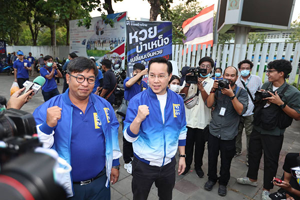 เลือกตั้ง 2566 ประมวลภาพแกนนำพรรคการเมืองนำทีมสมัครส.ส.เขตกทม.