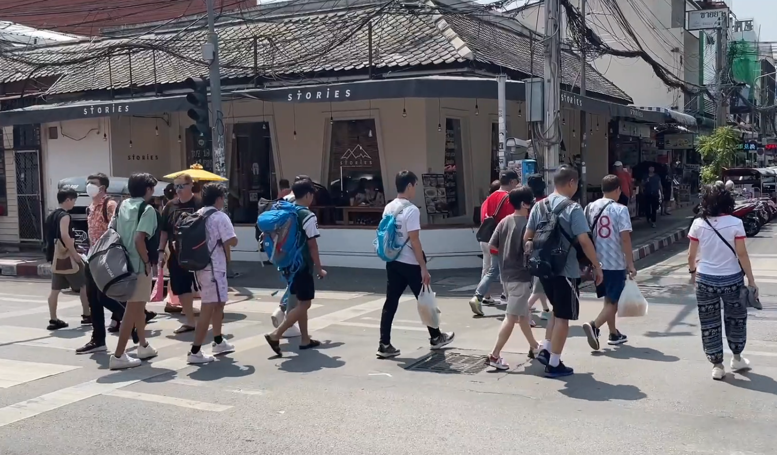 ชุดไทยฟีเวอร์ ! สาวจีนเที่ยวเชียงใหม่แต่งประชันถ่ายลงโซเชียล ชุดไทยฟีเวอร์ ! สาวจีนเที่ยวเชียงใหม่แต่งประชันถ่ายลงโซเชียล