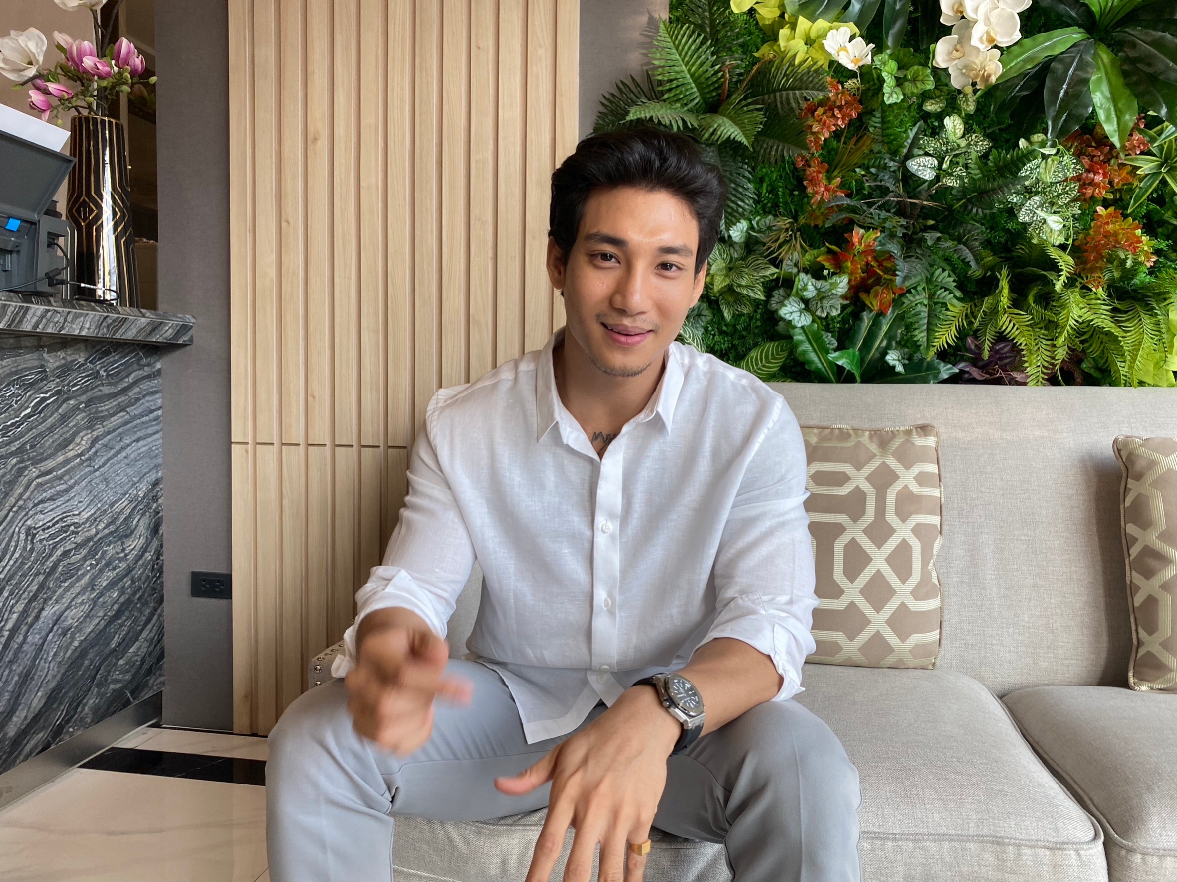 “ไป่ ทาคน” เยือนเมืองในรอบ 3 ปี  เผย เตรียมมีผลงานแสดง