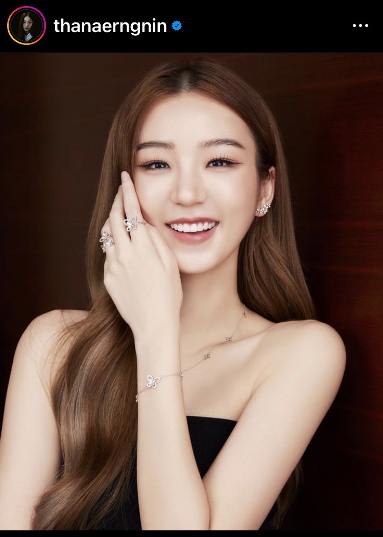 รวมแก๊งสวยคูณ3 ต้าเหนิง ลิซ่า มินนี่ เซลฟี่หน้ากระจก 