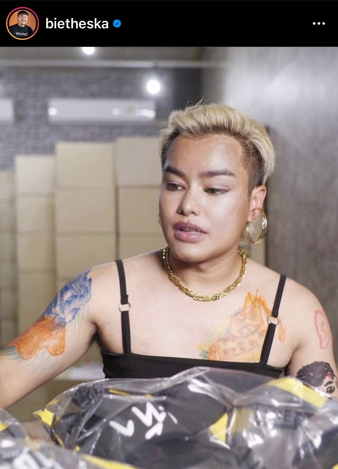 บี้เดอะสกาแต่งเป็น พิมรี่พาย มองแว๊บแรกบอกเลยว่าเหมือนมาก!! บี้เดอะสกาแต่งเป็น พิมรี่พาย มองแว๊บแรกบอกเลยว่าเหมือนมาก!!