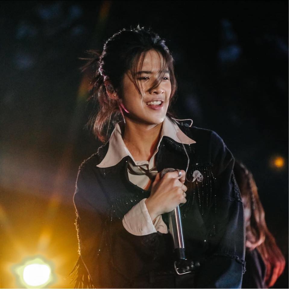 SARAH SALOLA วอนแฟนเพลง งดสูบบุหรี่ในบริเวณงาน หลังทำเส้นเสียงอักเสบจนร้องเพลงไม่ได้ SARAH SALOLA วอนแฟนเพลง งดสูบบุหรี่ในบริเวณงาน หลังทำเส้นเสียงอักเสบจนร้องเพลงไม่ได้