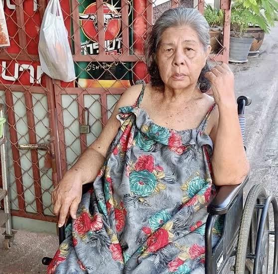 ป้าเขียด นภาพร เข้ารับการผ่าตัดด่วน!! ป้าเขียด นภาพร เข้ารับการผ่าตัดด่วน!!