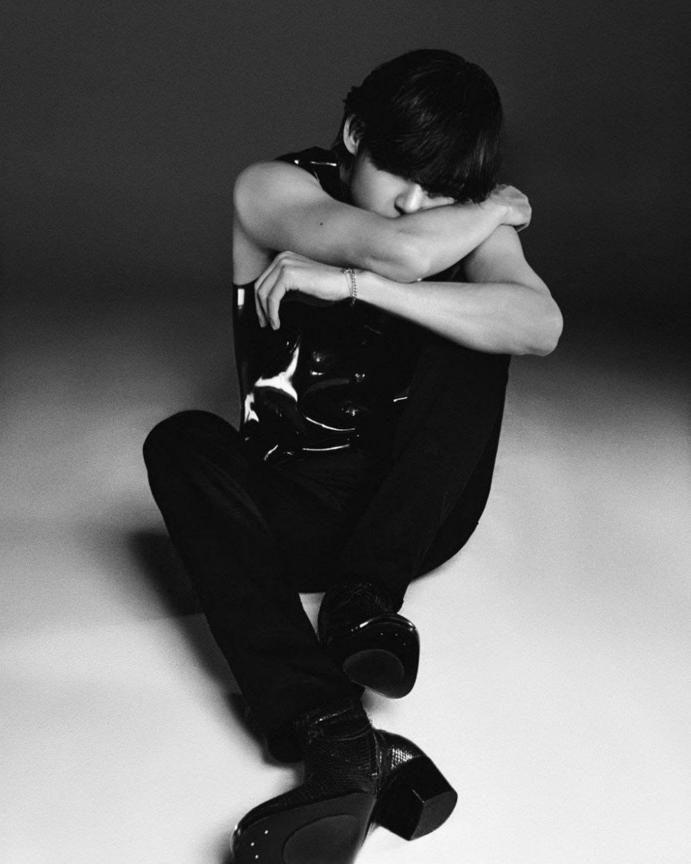 'วี BTS' ปังเกินต้าน!! ศิลปินชายเดี่ยวคนที่ 2 ได้ขึ้นปกนิตยสาร POP 