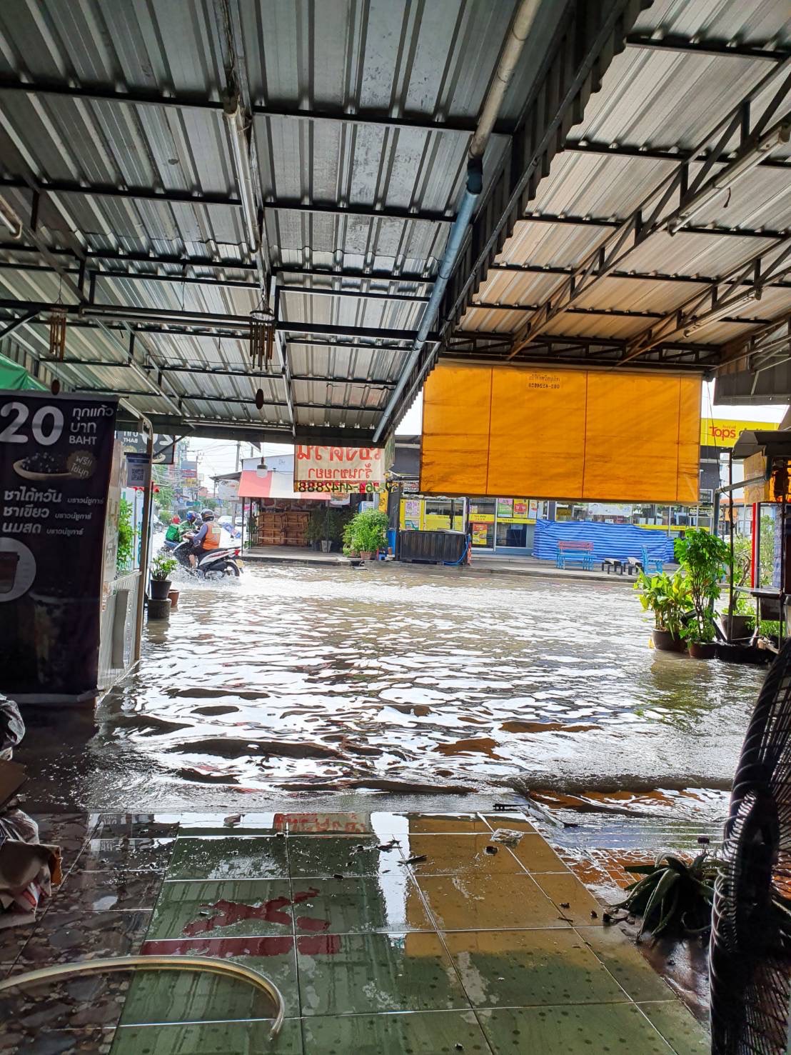 “ฝนมาตามนัด” เตือนจุดน้ำท่วมช่วงเย็น-ค่ำ “ฝนมาตามนัด” เตือนจุดน้ำท่วมช่วงเย็น-ค่ำ