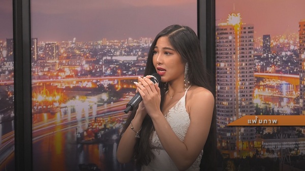 ใจหายใจคว่ำ “ปั๊บ โปเตโต้” เกือบขับรถไถลลงผาที่ยุโรป  (มีคลิป) 